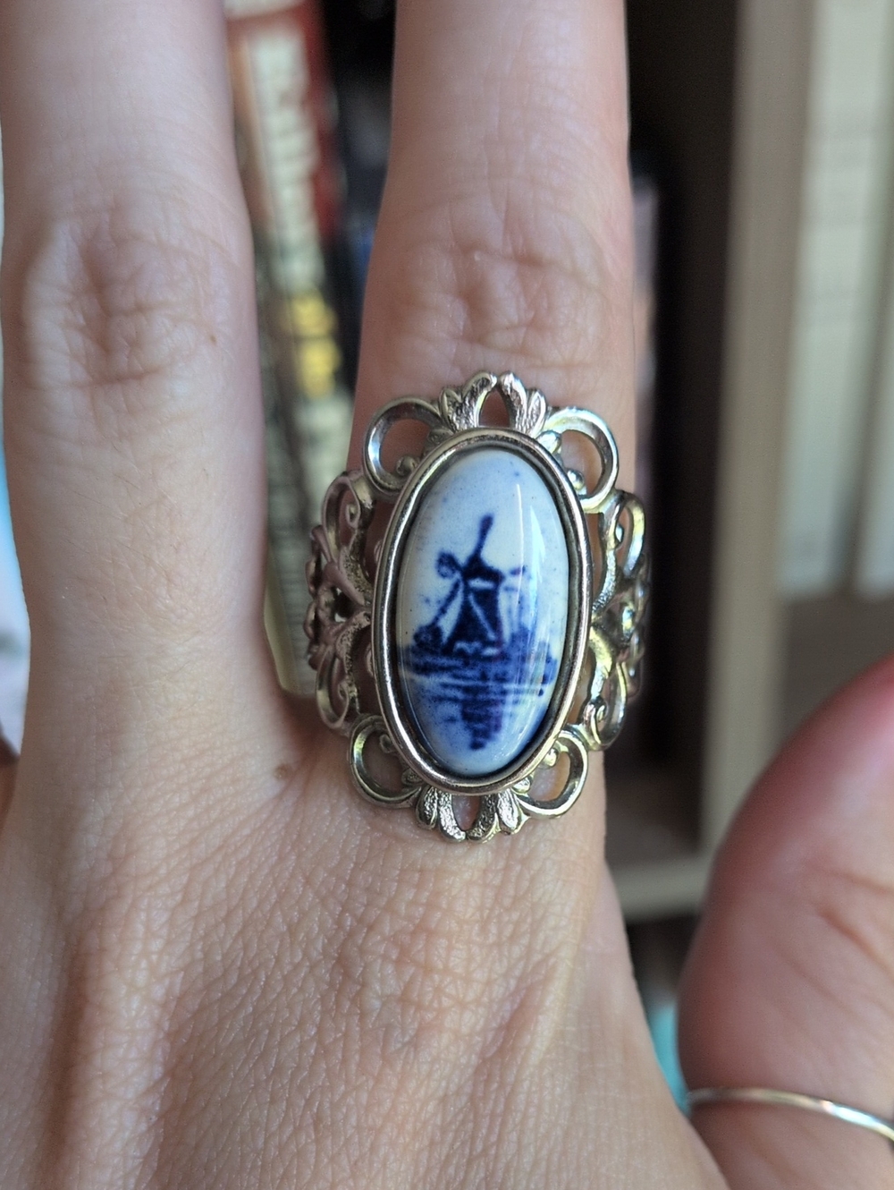 Vintage-Style Blue & White Windmill Porcelain Ring Silver tone Sz 6-7